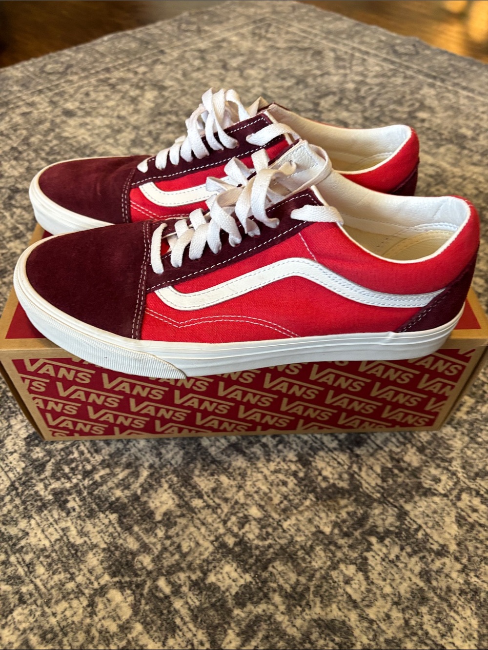 Vans Men’s Old Skool Shoes - size 9.5 - 2-tone crimson haze